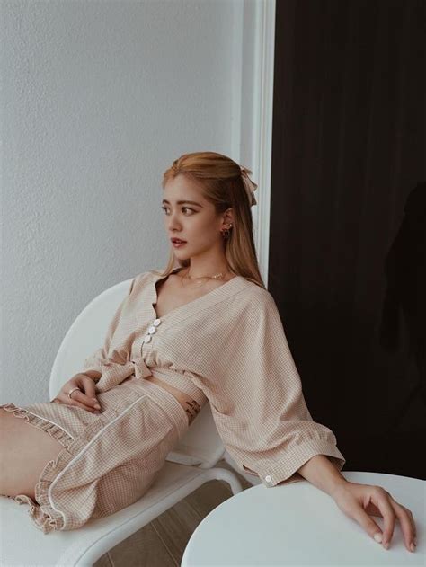 5 Hot Sexy Lyla Lin Bikini Pics