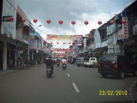 Informasi Untuk Anda: Singkawang, Kota Seribu Kelenteng di Kalimantan Barat