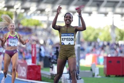 Faith Kipyegon Breaks World Record In The Womens 1500m Newsmoto