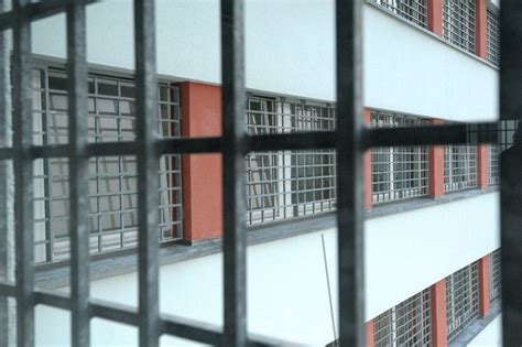 Sex mit Gefangener Milde Strafe für Wärter