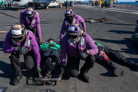 Dvids Images Uss Ronald Reagan Cvn 76 Sailors Conduct Mass