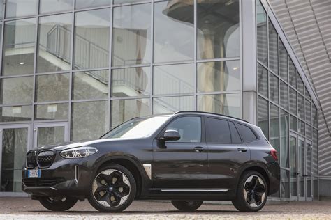 BMW IX3 Electric SUV Presented In Sophisto Grey Metallic