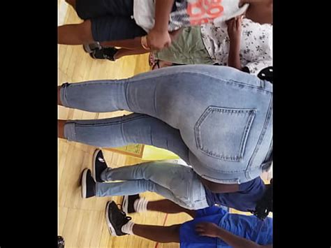 Bubblebutt En Jeans XVIDEOS