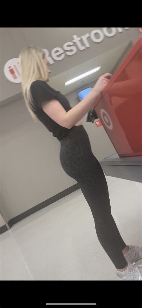 Pretty Blonde With Nice Ass Bends In Leggings Summer Series Forum