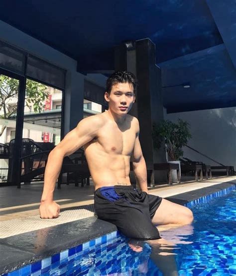 Hút mắt với thân hình 6 múi của hot boy thể dục dụng cụ Văn Vĩ Lương Báo Dân trí