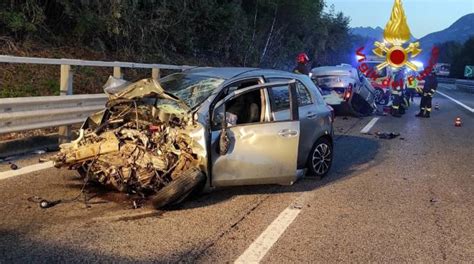 Incidente A Autostrada Bloccata Nel Casertano Lunghe Code Verso Roma