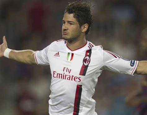 Pato é o novo reforço do Paris Saint Germain Vírgula