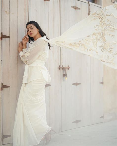 Aishwarya Lekshmi Hot Images Actress Aishwarya Lekshmi Looks Gorgeous In Latest Pictures