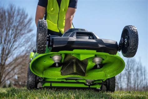 Greenworks Commercial 82v Self Propelled Lawn Mower 82sp25m Ptr