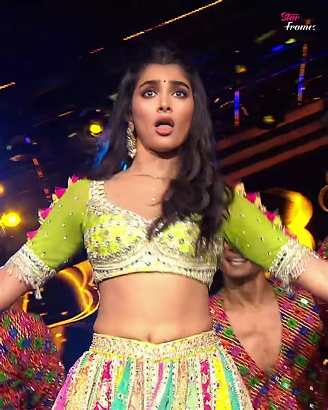 Pooja Hegde Performance R Southindianangels