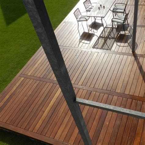 Terrasse Bois Lames Cumaru Ollieres Var Vente Et Pose De Parquet En