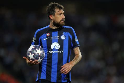 Official Inter Sign Acerbi From Lazio In Definitive Deal The Laziali