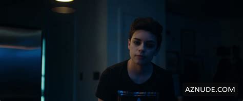 Hannah Hodson Nude Aznude