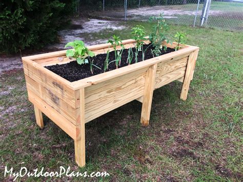 DIY Elevated Garden Bed | MyOutdoorPlans