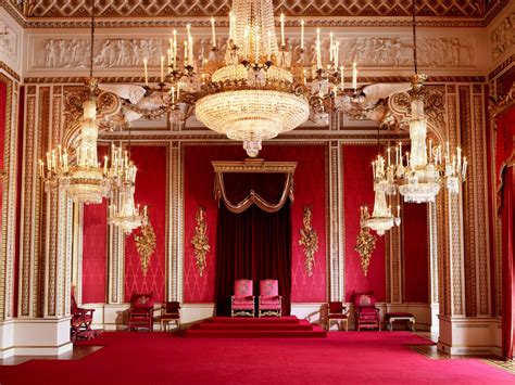 Take A Look Inside The Grandest Rooms Of Queen Elizabeths Palaces