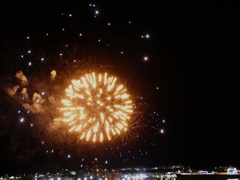 Feu D Artifice Dans Le Port De Papeete Tahiti P1080305 L