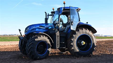 New Holland T Methane Power Lng Tractor Will Help Reduce Co Emissions