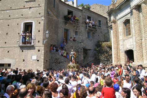 Gioiosa Jonica Tamburi E Balli Nella Festa Di San Rocco Giornale Del