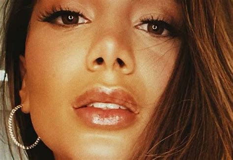 Sbt Tv De Lingerie Transparente Anitta Arranca Suspiros Dos F S