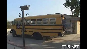 Colegiala cachonda follada duro por su apretado coño sin pelo XVIDEOS