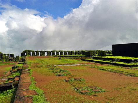 [Photo Feature]: Short 1 day trip to Raigad Fort & Gandhar Pale Caves