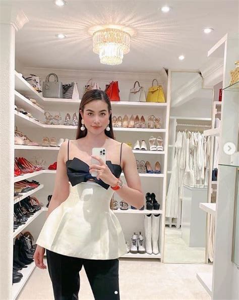 Phạm Hương diện bikini khoe body cực phẩm sau khi sinh con thứ Showbiz Việt Sao Việt
