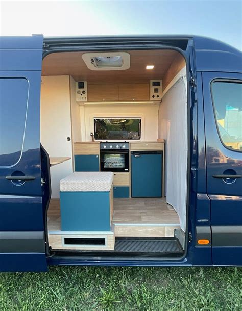 A Contre Van laménagement sur mesure pour une vanlife intensive