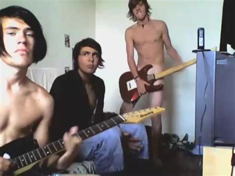 Naked Guitarist ThisVid