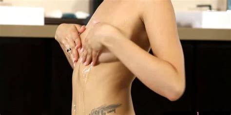 Lovely Masseuse Ariana Marie Screwed By Horny Client Tnaflix