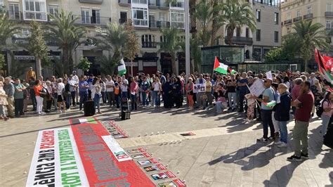 Miles De Personas Se Manifiestan En València Contra La Masacre En Gaza