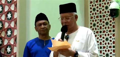 Najib Takes Yet Another Oath In Mosque Malaysianow