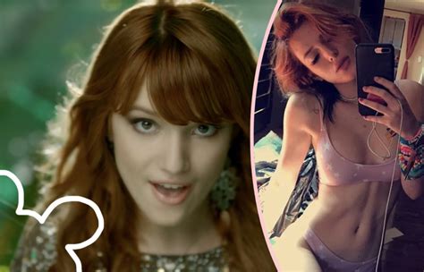 Bella Thorne Modella Di Bikini Bella Thorne Flaunts Incredible Figure