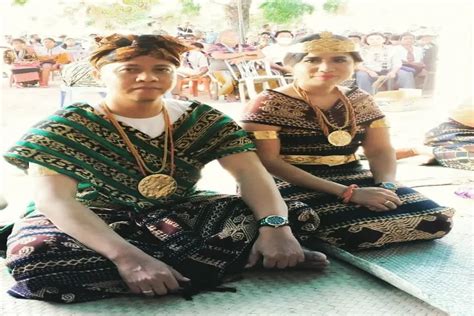 8 Pakaian Adat Ntt Yang Menawan Untuk Kamu Ketahui