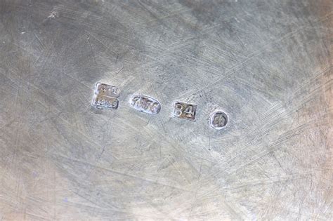 Silberpokal mit verziertem Deckel, Russische Silberpunze 84 Zolotniki ...