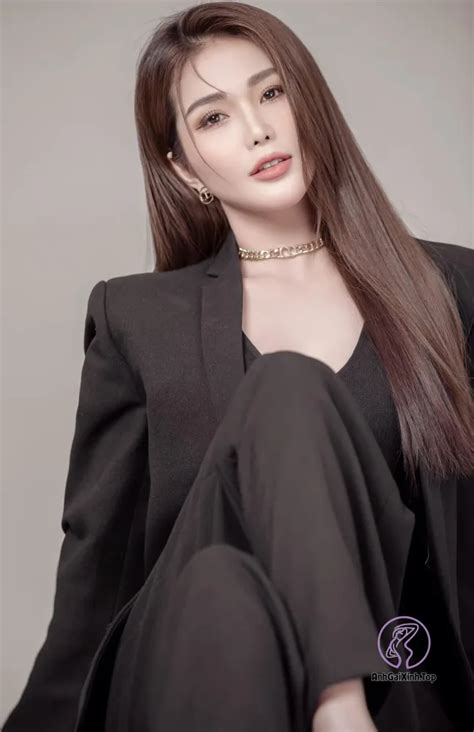 Ảnh DJ Ny Saki nude Khoe Hàng Lộ Núm Ngọt Nước Trên Sàn Nhảy Ảnh Gái Xinh