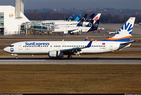 TC SPH SunExpress Boeing 737 82R WL Photo By Severin Hackenberger ID