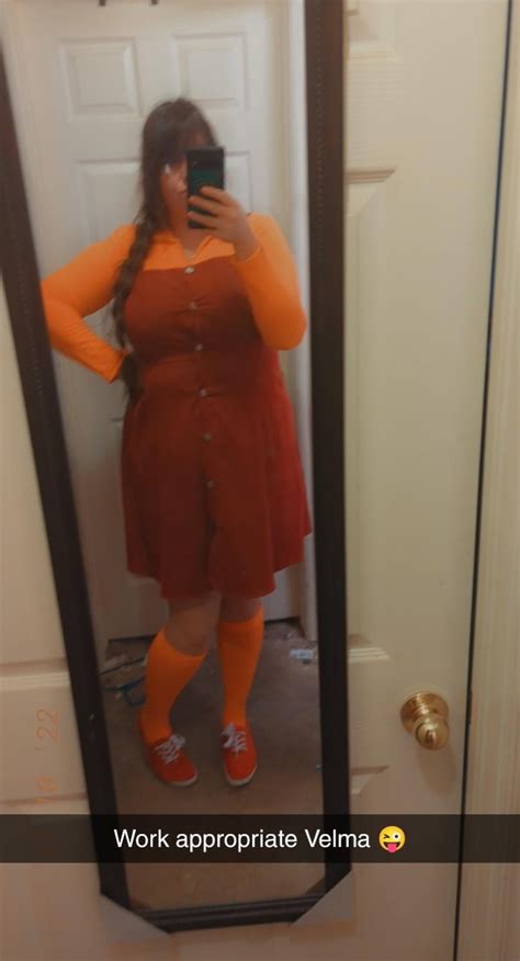 Work Appropriate Velma Outfit 🐱 29f R Selfie