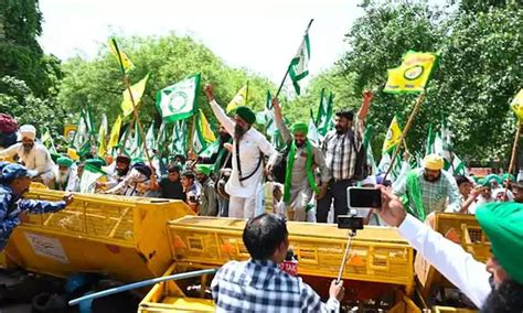 Farmers Break Barricades To Join Wrestlers Protest