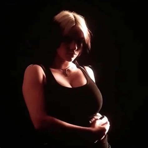 Billie Eilish And Her Huuuge Tits Scrolller