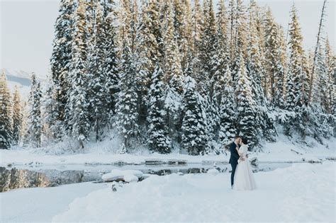 Emerald Lake Lodge Winter Elopement | Cilantro on the Lake ceremony