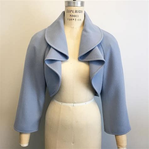 Alternative Look For V9266 Cropped Jacket Worn Open Voguepatterns Beginner Sewing Projects