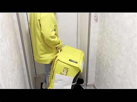 Pizza Delivery Girl Sucked My Dick Juicy For Her Gaffe And I Cum On Her Tits XVIDEOS