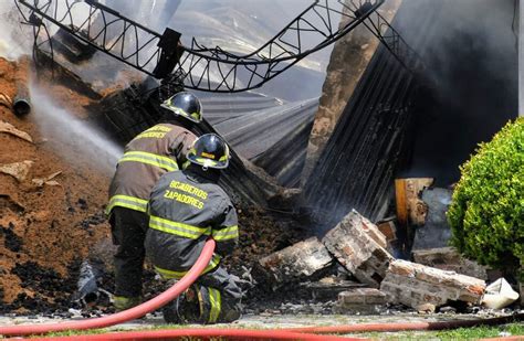 Impactante Incendio En Una Fábrica Del Macrocentro De Rosario