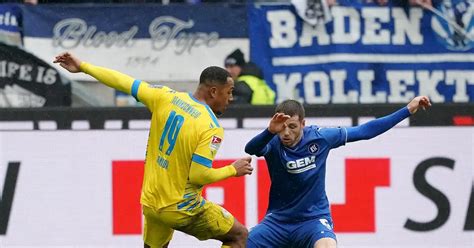 Karlsruher Sc Erk Mpft Sich Gegen Braunschweiger Betonmischer Einen