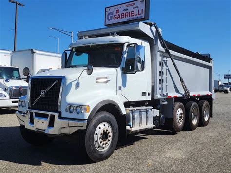 2014 Volvo VHD84F (For Sale) | Dump Truck | #UC-2297