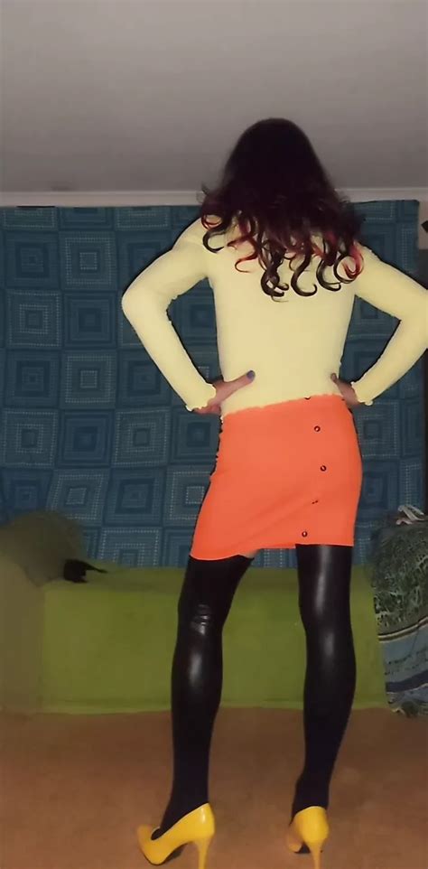 Ass Teasing In My Sexy Orange Skirt And Lemon Top Shemale Porn Feat Lizzaali By FapHouse
