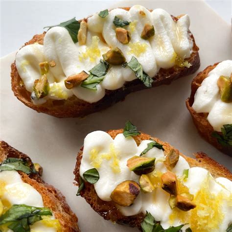 Whipped Ricotta Crostini (with Honey) - hellofrozenbananas.com