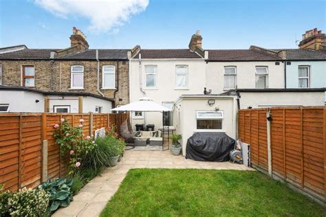 Ilford Ig3 3 Bed Terraced House For Sale £500 000