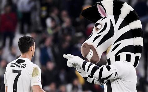 Juventus Zebra Kit Leaked Juventus Kit For 2019 20 Hints At A Move