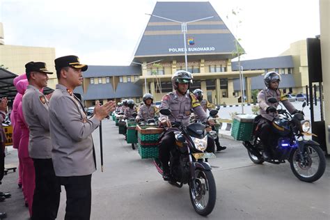 Polres Sukoharjo Peduli Distribusikan Bansos Paket Sembako